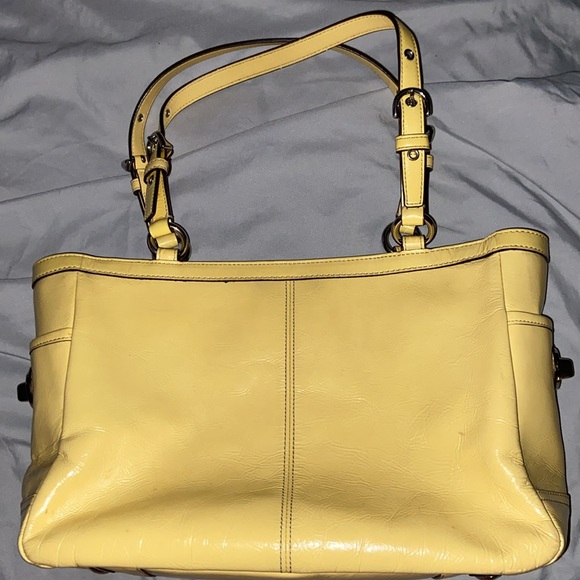 Coach Gallery East West Tote EUC - Picture 2 of 9